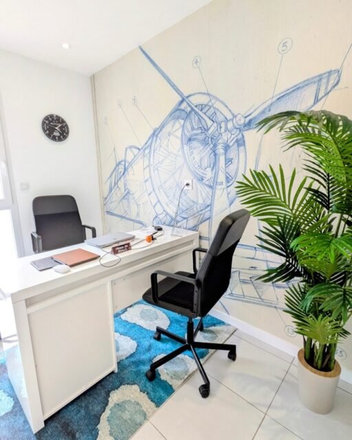 Un espace de travail sobre, isolé et inspirant pour AEROCONSULTANT.
Un papier peint panoramique sur le thème de l’aviation, clin d’œil élégant à leur univers.
Design fonctionnel, identité affirmée.

www.dizydeco.com
#dizydeco #architectureinterieure #amenagement #bureau #bullebureau #espacedetravail #aeroconsultant #toulouse #papierpeint #aviationdesign #interieurpro